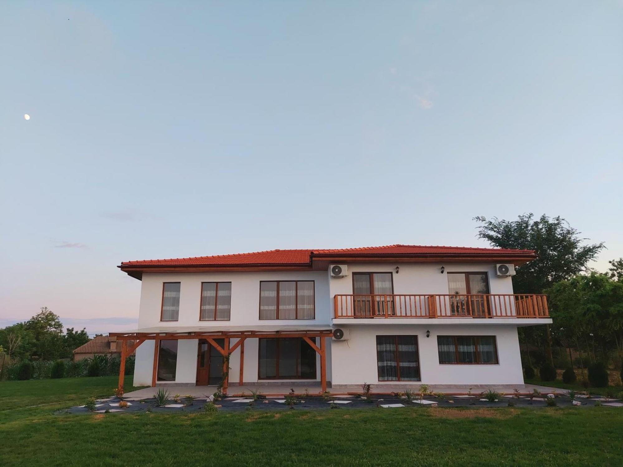Sarinasuf Pensiunea Paradiso מראה חיצוני תמונה